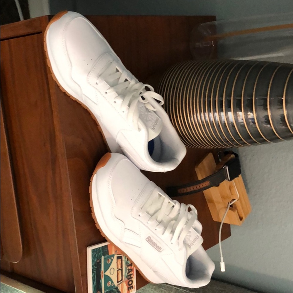 Brand new Reebok Harman run white sneakers